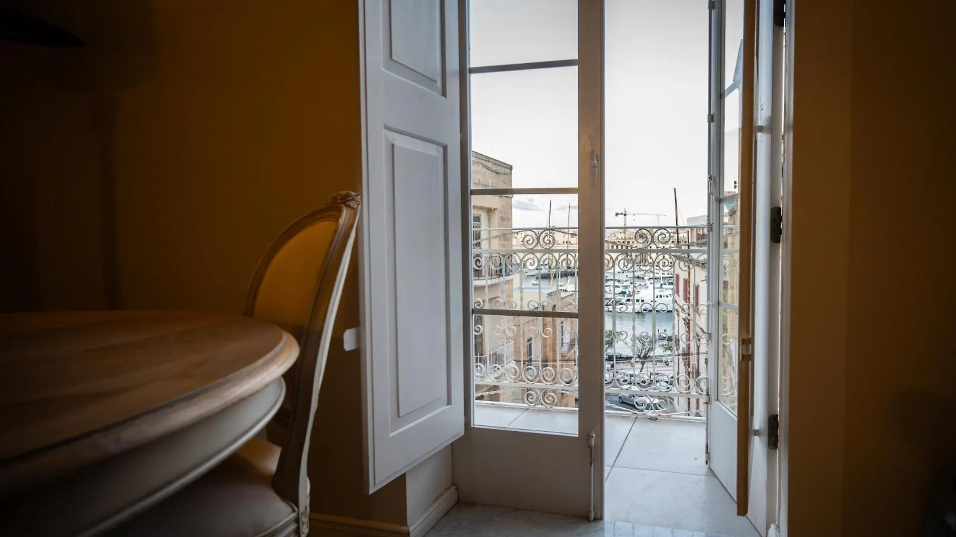 Grand Arcanum Apartment 2 - Comfortable And Elegant Senglea Malta